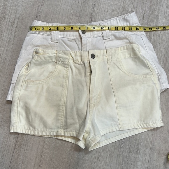 Forever 21 2 pairs shorts white and off-white - Picture 1 of 5